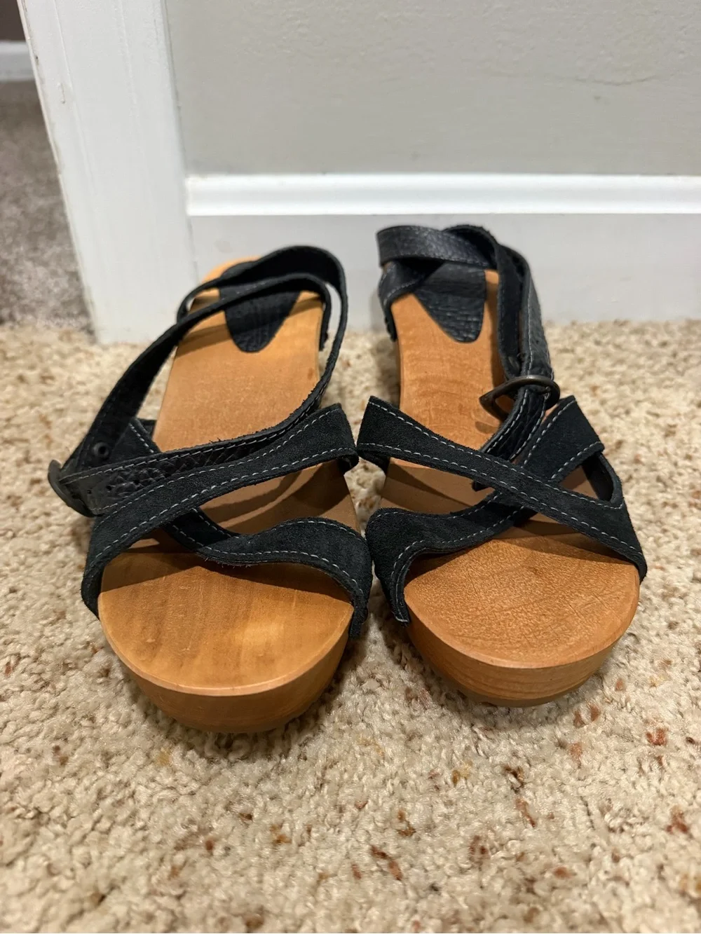 NWOT! Sanita wooden wedge, 37